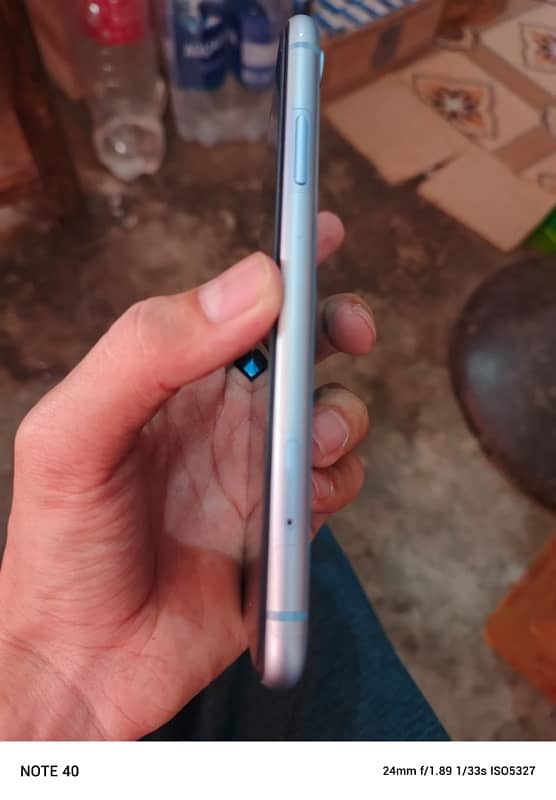 iPhone XR 64GB Non PTA Factory Unlock 4