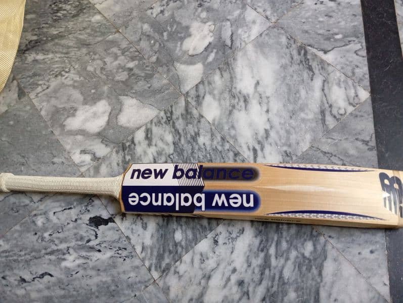 ENGLISH WILLOW CUSTOM EDITION BAT 1