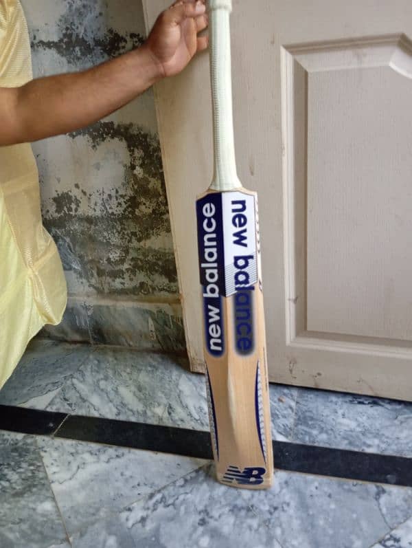 ENGLISH WILLOW CUSTOM EDITION BAT 5