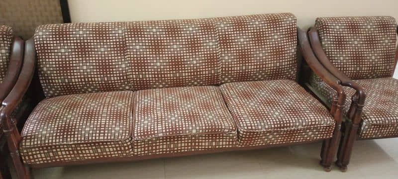 5-Seater Wooden Sofa Set in Excellent Condition 4