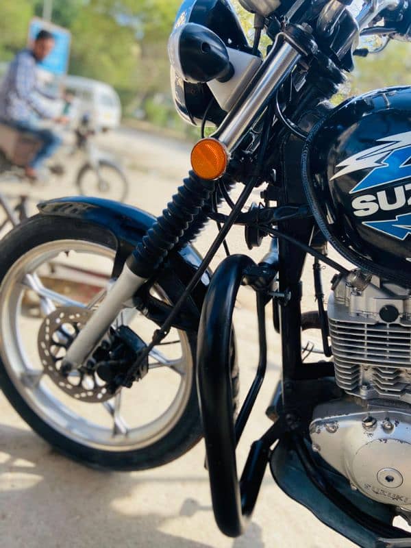 Suzuki GS 150 6