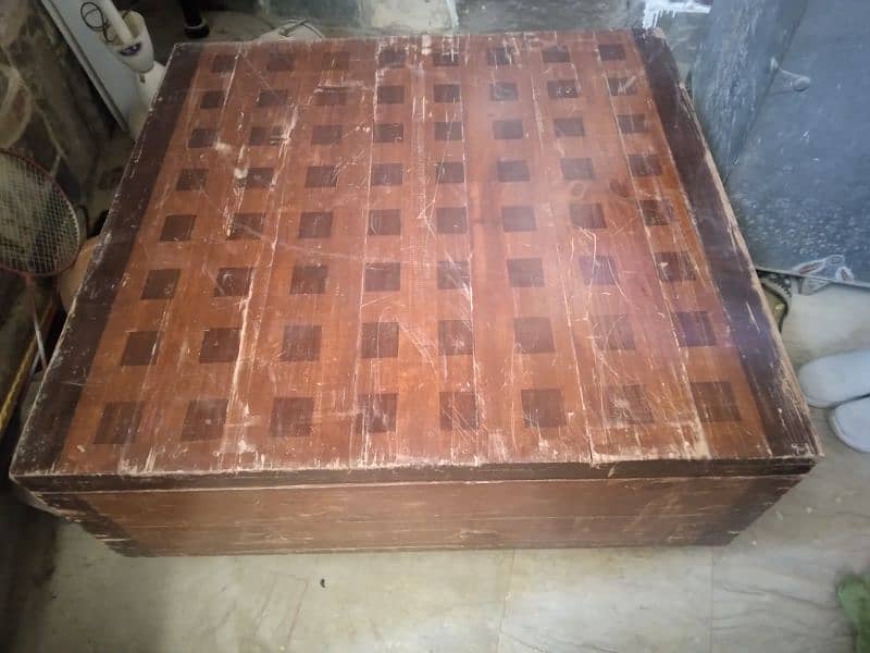 wooden storage box in excellent condition 5