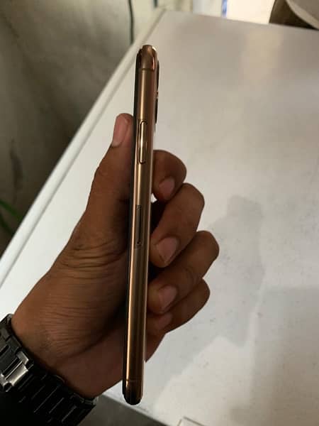 iphone 11 pro max non pta non active fu contect call  wats 03217151289 2