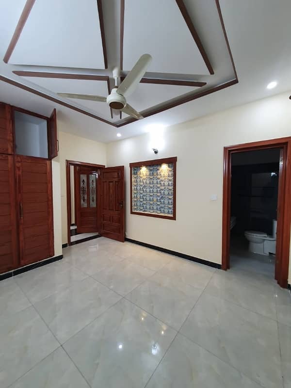 14 Marlas Tile Flooring Upper Portion With Servant Near Market &Amp; Park G-13/4 18