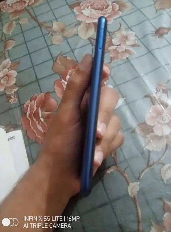 10 by 10 condition Huawei honor 9 lite just like a new phone 2