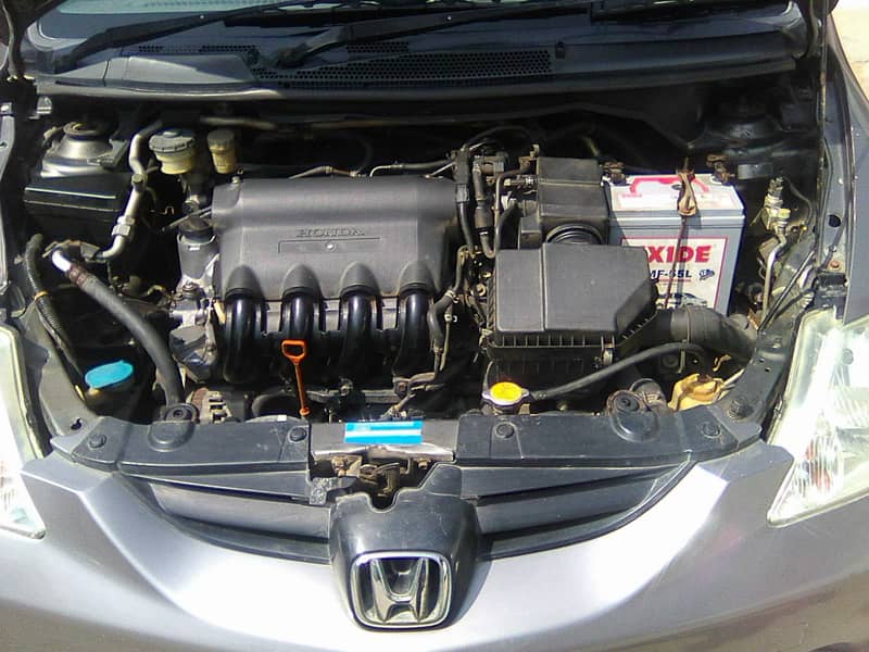 HONDA CITY IDSI MODEL 2005 GREY METALLIC COLOUR BEHTREEN CONDITION 6