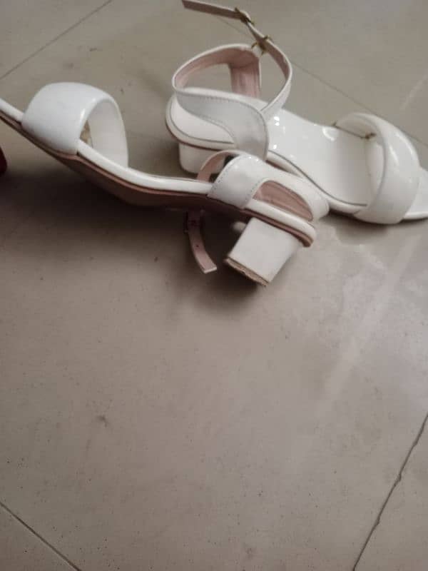 Stylish heels. for 12aur 13 years old one aur two tim use 8