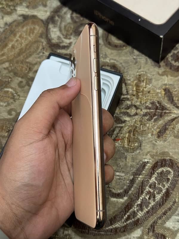 Iphone 11 promax 64Gb PTA Approved HK Model 4