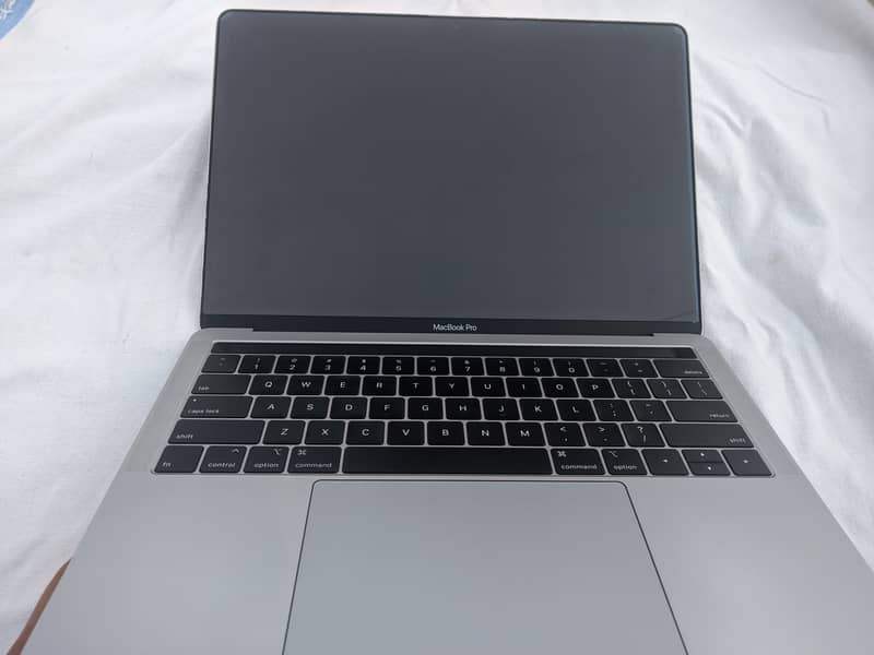 Macbook Pro 2018 8gb 256gb (Read Ad) 3