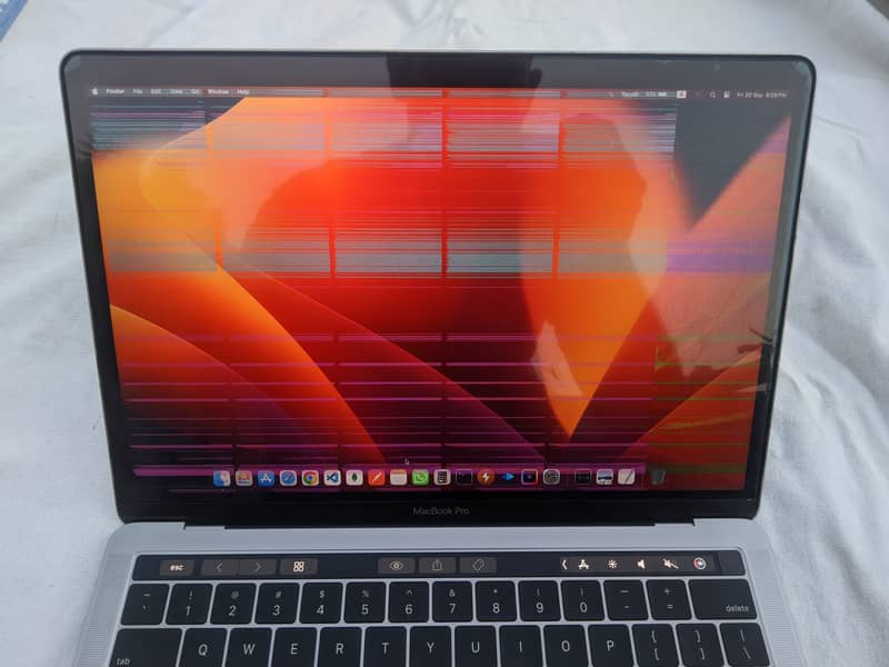 Macbook Pro 2018 8gb 256gb (Read Ad) 6