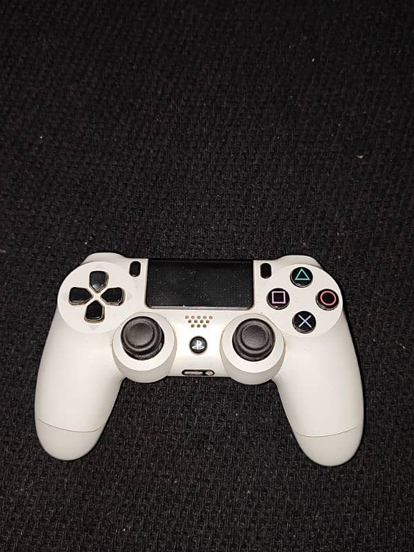 PlayStation 4 | 500 GB | 2 Controllers 2