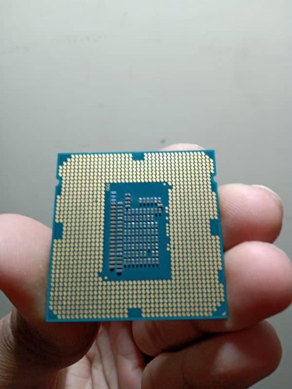 INTEL Core i3 3rd Generation 3.30GHZ With 180Gb INTEL SSD 1