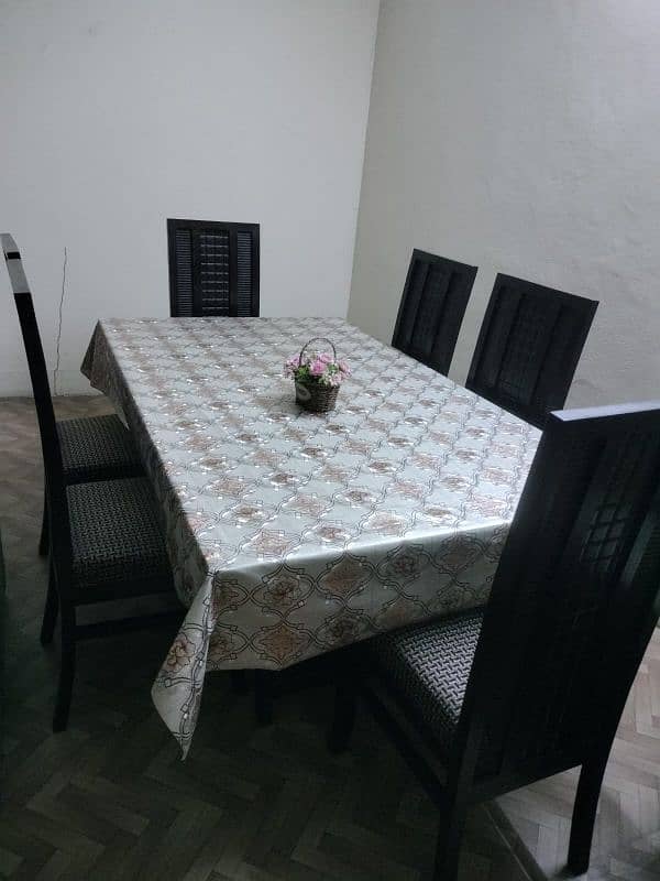 Dining table with 6 chairs 0