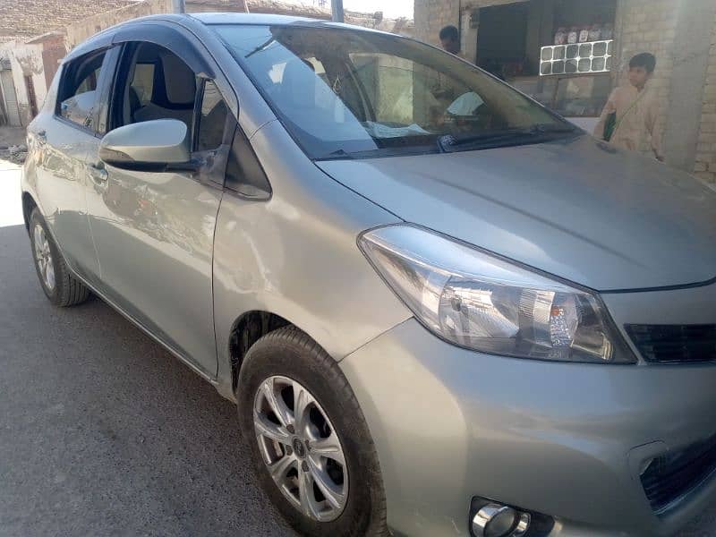 Toyota Vitz 2011/15 1