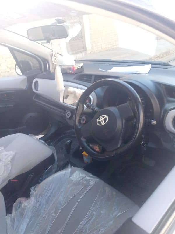 Toyota Vitz 2011/15 7