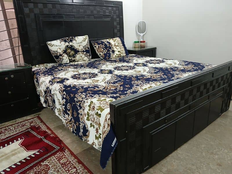 Bed with side tables 1