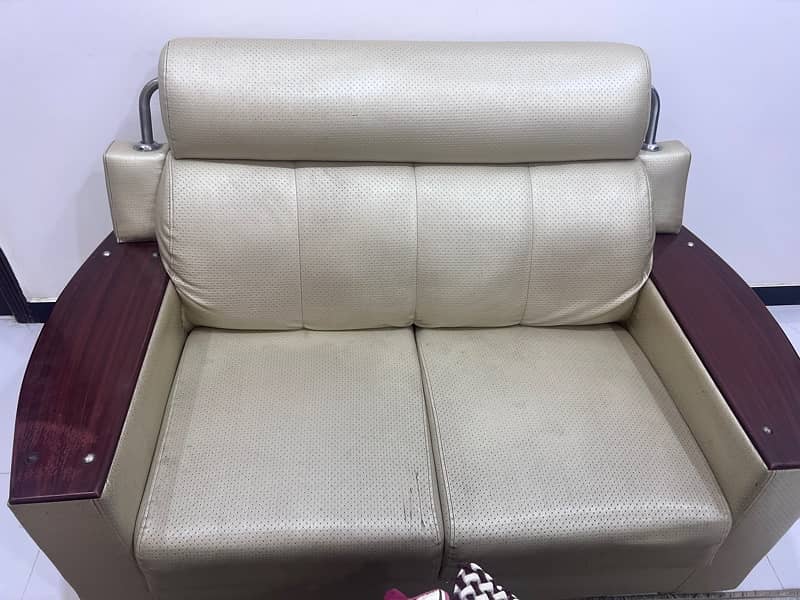 6 seater sofa available for sale 2