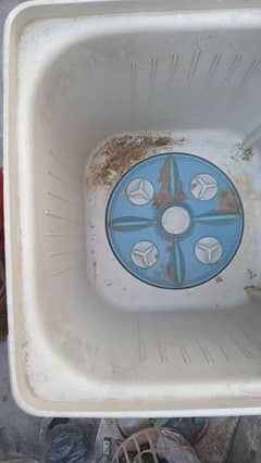 washing machine available Bas Zara se condition 10.7