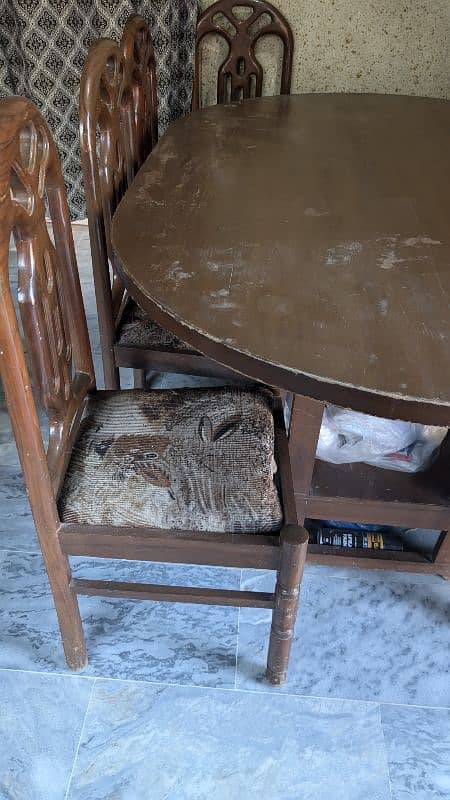 Dinning table with chairs 3