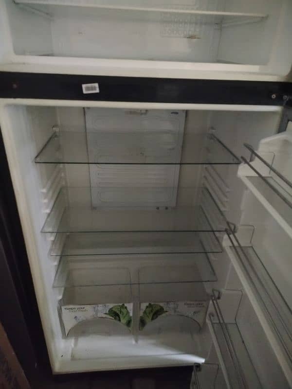 Dawlance fridge for sale in good condition 2