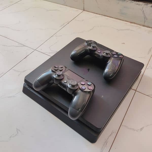 PS4 SLIM JUST LIKE BRAND NEW FOR SALE 1