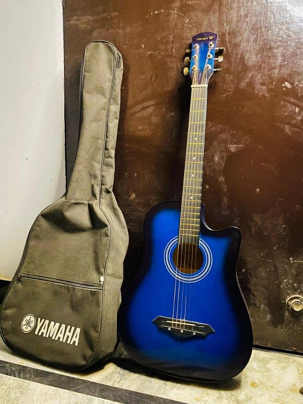 brand new acoustic guitar only 5 days use 5