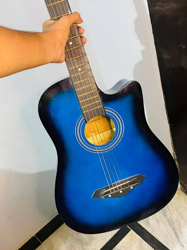 brand new acoustic guitar only 5 days use 6