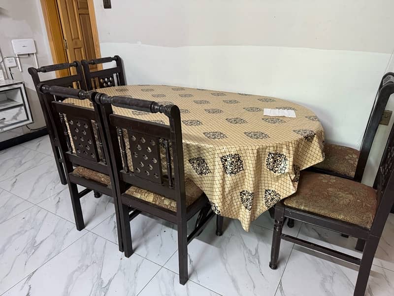 Dining table for sale 0