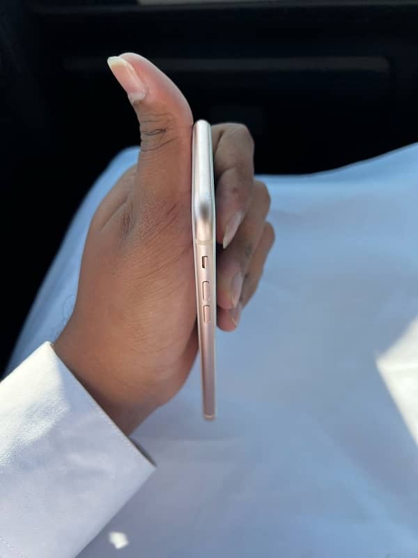 iPhone 8 64GB Non Pta 5