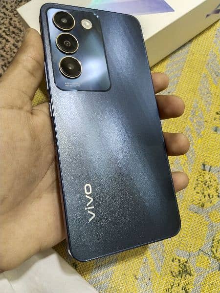 vivo y100 8+8 256 8month warranty full box 12