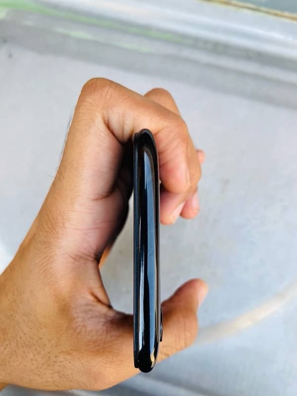 Vivo Y81S 4