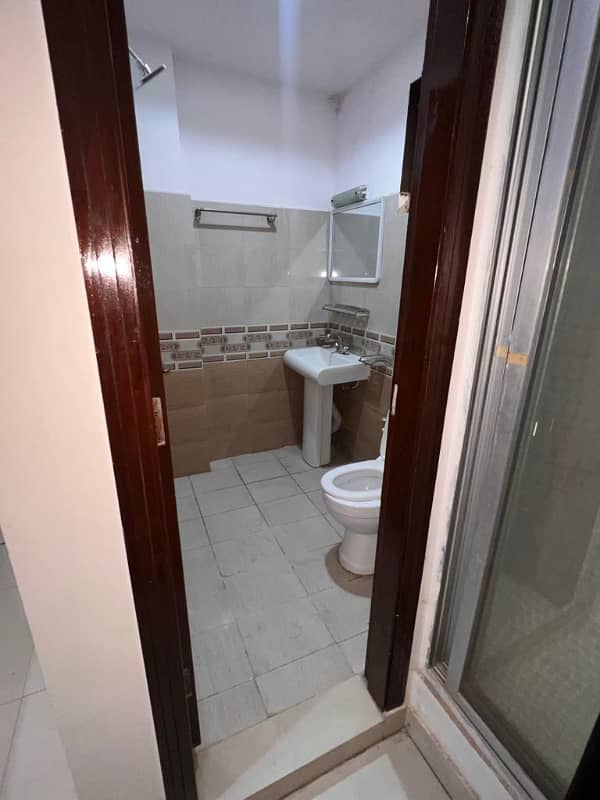 3 Bed Furnished flat for Rent in Gulberg Green Islamabad 10