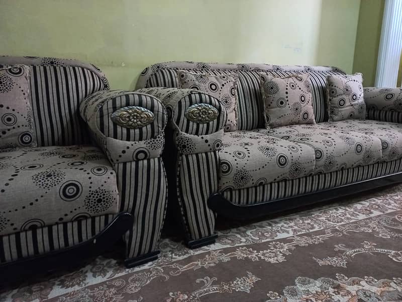 5 seater used sofa set 0