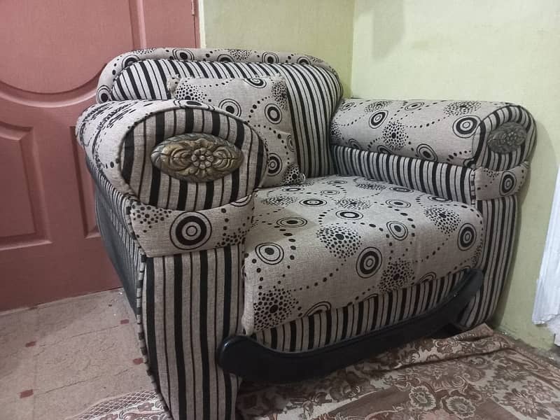 5 seater used sofa set 1