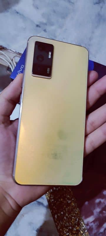 Vivo v23e Golden Colour 3