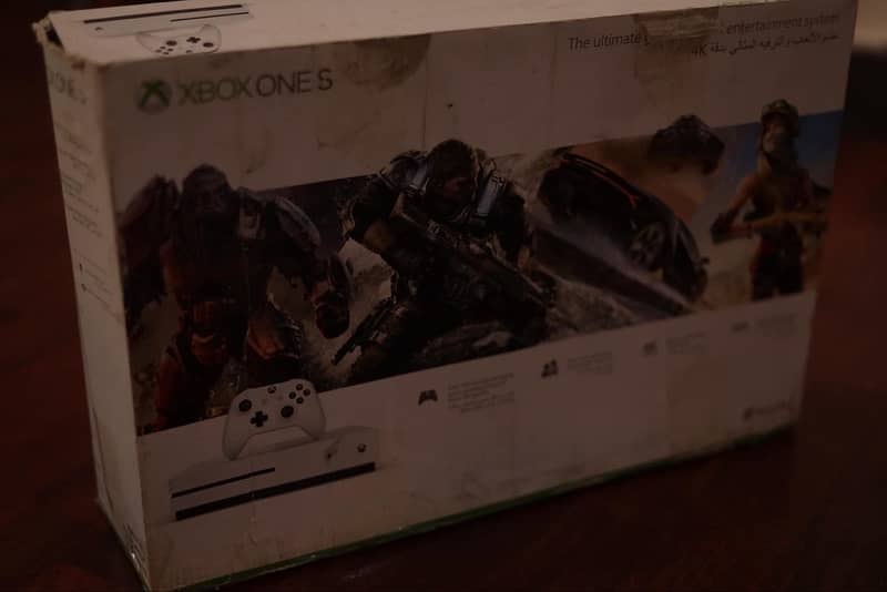 Xbox ONE-S, 1 TB with Controller 1