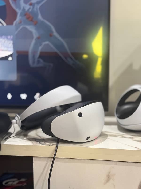 PSVR2 just 7 8 time used with free charging station and Gt7 10