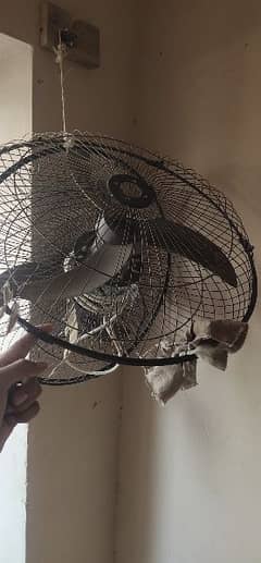 12 volt fan only 2 month used