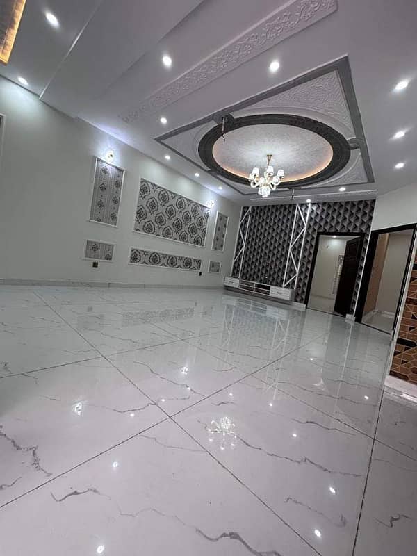 10 Marla Beautifully designed house For Rent In Park View City Lahore. 6