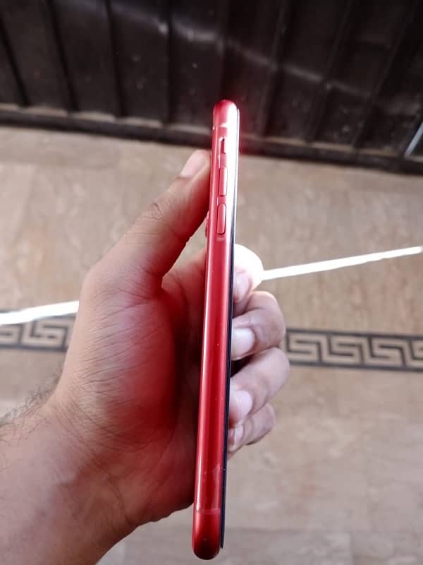 i phone 11 128 gb jv red colour 1