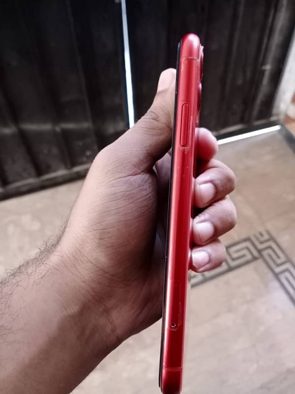 i phone 11 128 gb jv red colour 3