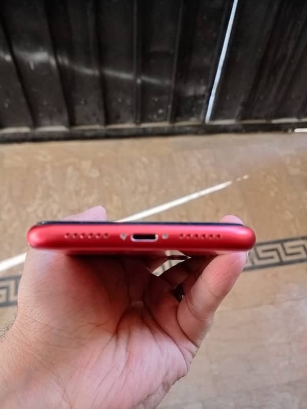 i phone 11 128 gb jv red colour 7