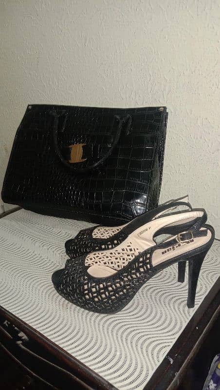 Women luxury deal imported bag and branded heels 0