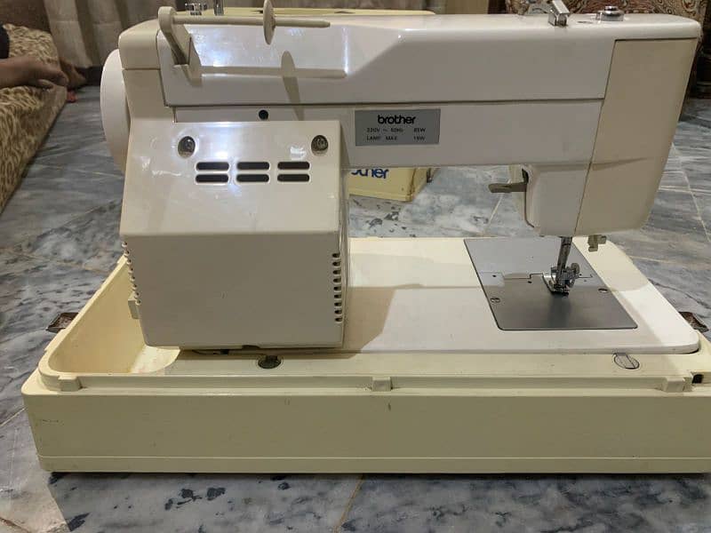 ya machine sewing,kaj,or peko karti ha good condition ha 3