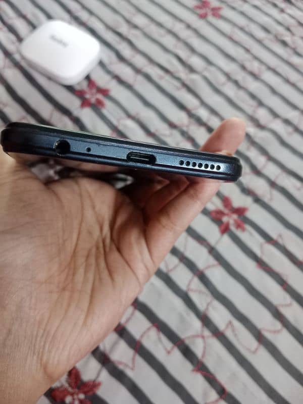 infinix hot 12 6/128 good condition. 4