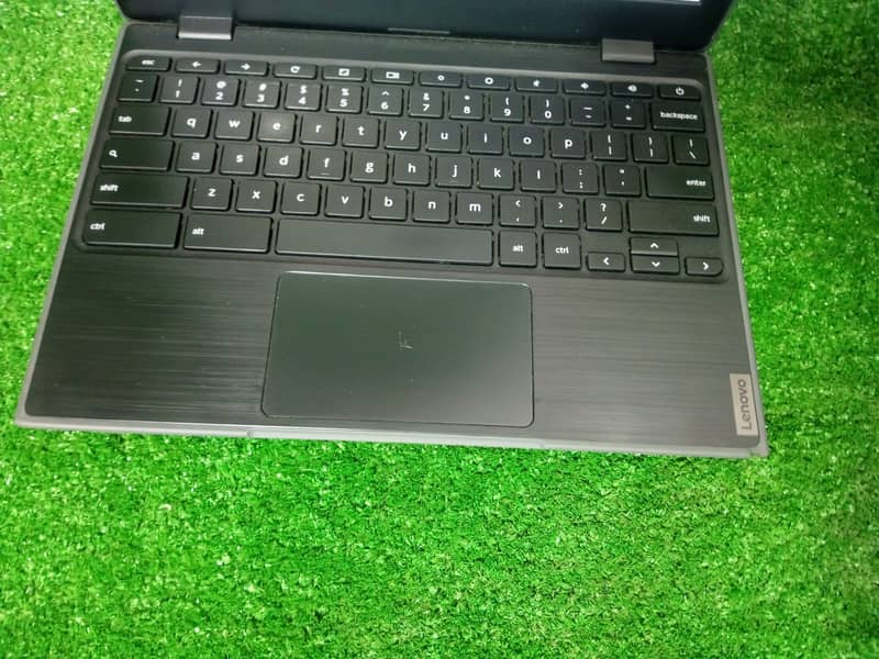 Lenovo E100 Chromebook 1