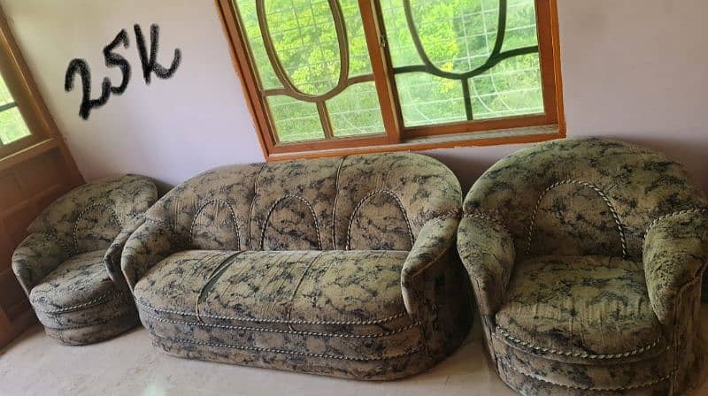 5 seater sofa set with table 0