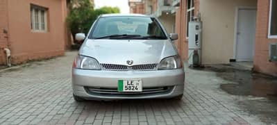 Toyota Platz 2002