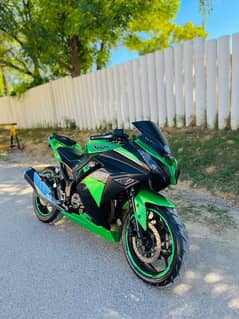 KAWASAKI NINJA ZX300 (REPLICA)