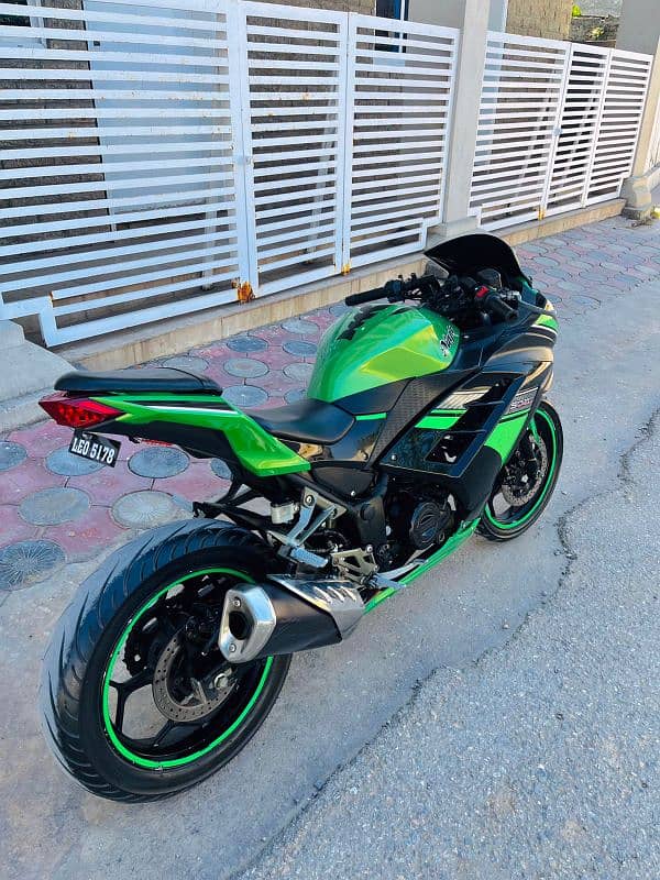 KAWASAKI NINJA ZX300 (REPLICA) 1